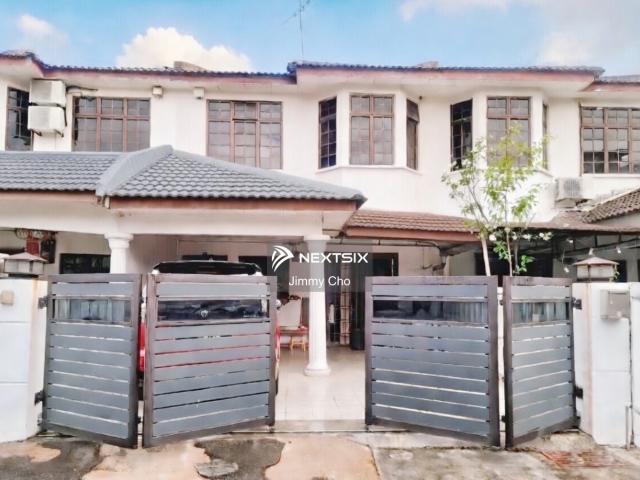 超低密度·高级公寓买了马上收租 香香的投资单位 #Sky 88 Residence Premium Studio 505sqft️ 全屋家具家电齐全️ 买来直接入住或继续收租都没问题 目前已有租客 完全不用烦找租客的问题 地点就在 City Centre 过去Ciq只需5分钟 出租需求一直都很稳定 不管 Airbnb、自住还是长期投资都适合