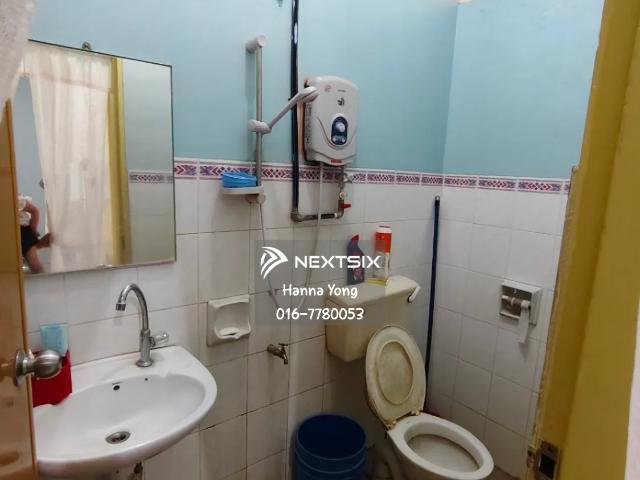 超级无敌热门华人区 For Sale Austin Duta 4 @ Taman Austin Duta Selling Price: RM800k Double Storey Terrace 4 Bed 3 Bath Intermediate Land size 24x70 Freehold / Non bumi Call Tori Cheon 016 298 5