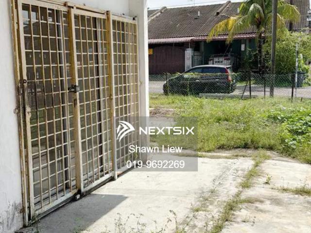 超级稀有大款双层排屋 坐北朝南 靠近公园 欧式风格设计 感觉就像住在外国一样 附近有成熟的商圈Eco Botanic 开车10KM 可以到Tuas Checkpoint