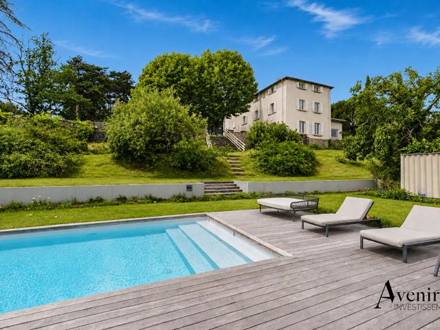 CHAPONOST MAISON DE MAÎTRE 455 m2 8 CHAMBRES PISCINE TERRAIN 1 HA Chaponost