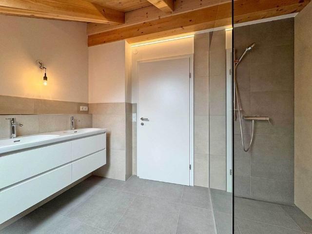 Char­man­tes Ein­fa­mi­li­en­haus mit See­blick