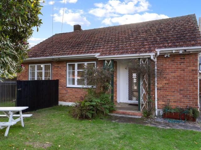 Character brick home in a handy Pt Chevalier location