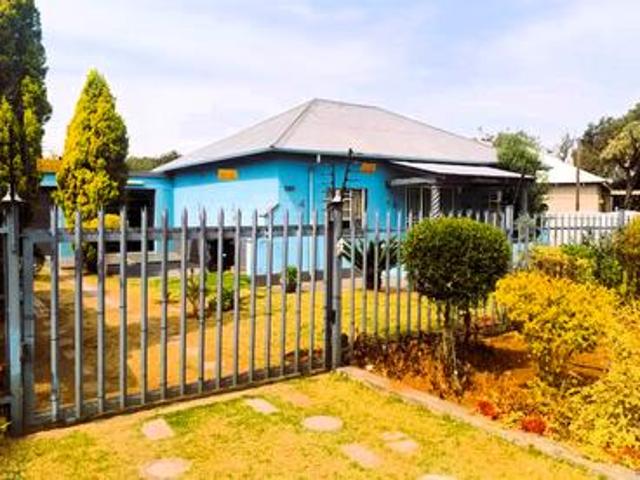 character filled 3 bedroom family ho.