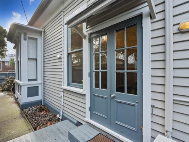 Character flat in Waltham