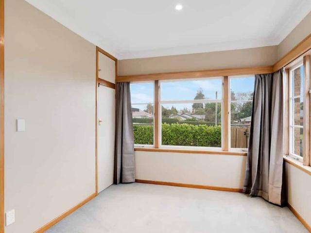 Character home in Cambridge, 4 bedrooms, 2 bathrooms