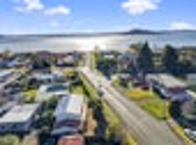 Affordable Lake Rotorua Holiday Home