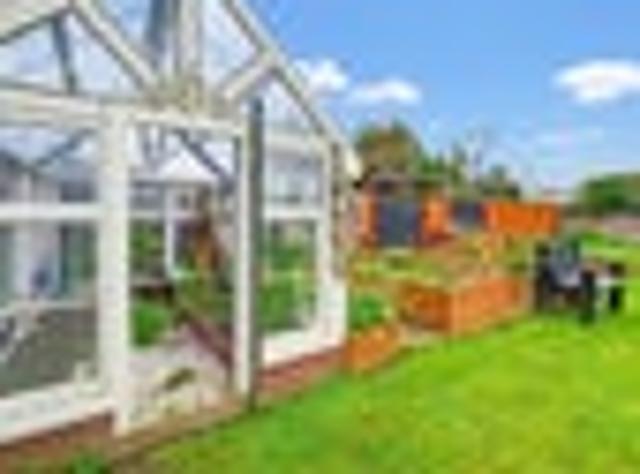 Character Villa Living on Station Road
