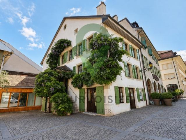 Charaktervolles Haus mit Garten und separater Wohnung im Herzen von Nyon