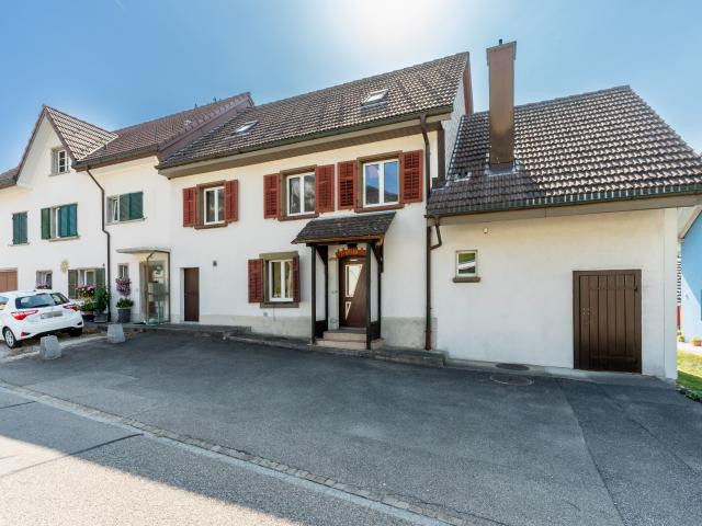 Charaktervolles Reiheneckhaus mit sonnenverwöhntem Garten