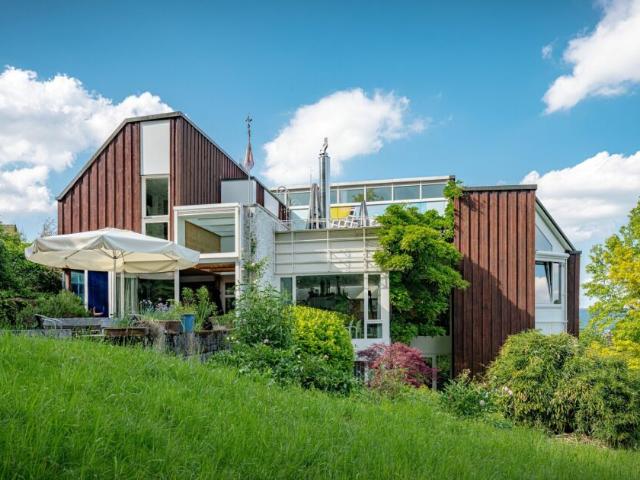 CHARAKTERSTARKES ARCHITEKTENHAUS IN TOPLAGE