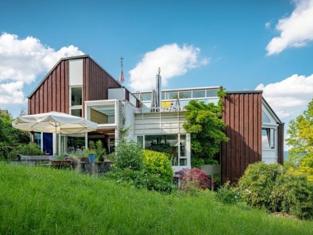 CHARAKTERSTARKES ARCHITEKTENHAUS IN TOPLAGE