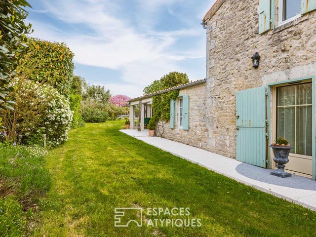 Charentaise au jardin paysagé aux portes de La Rochelle 240m² La Jarne