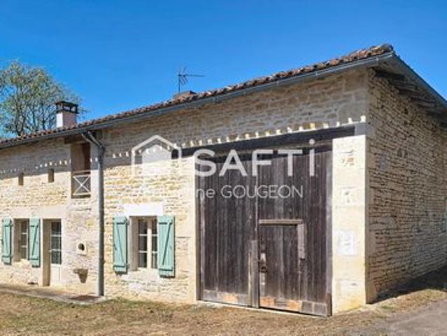 Charentaise de caractères du XVIII siècle 223 m² 5 chambres