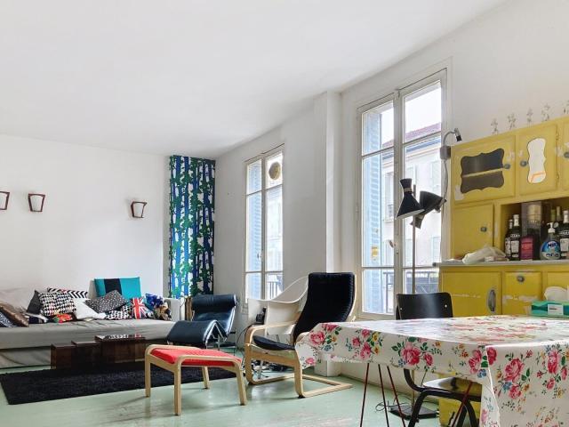 Charenton centre appartement dans immeuble ancien