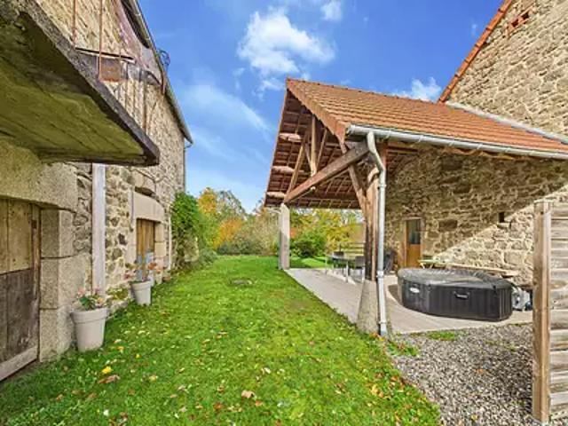 Charensat 63640 Achat / Vente maison 9 pièces t9 piscine