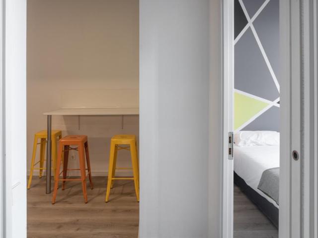 Charismatic single bedroom in classic Ciutat Villa