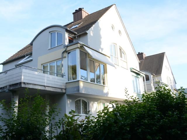 Helle und ruhige 6.5 Zimmer Wohnung mit traumhaftem Ausblick in Niederweningen