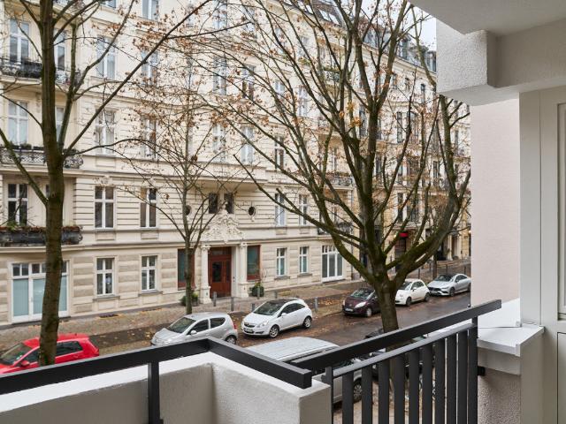 Charlottenburg: Eislebener Str: VERMIETETE 4 Zi Whg, 92m² 5.OG + SÜD Loggia kündbar in 9 Monaten