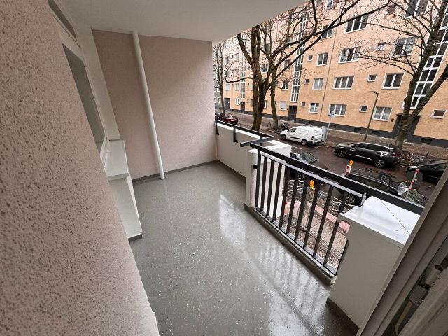 Charlottenburg: Eislebener Str: LEERE 4 Zi Whg, 92m² 1.OG + SÜD Loggia FREI ab SOFORT