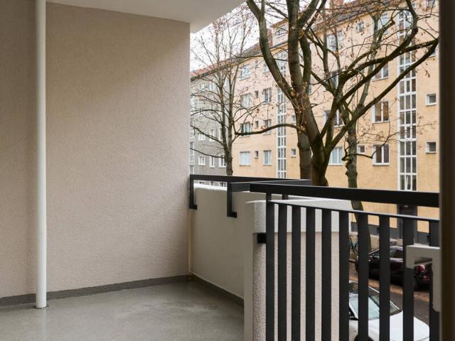 Charlottenburg: Eislebener Str: VERMIETETE 4 Zi Whg, 92m² 3.OG + SÜD Loggia kündbar in 9 Monaten