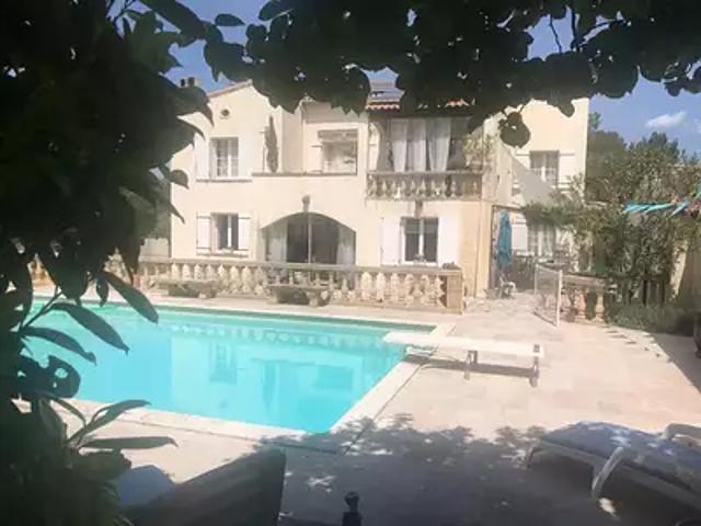 Charleval 13350 Achat / Vente maison 7 pièces t7 piscine