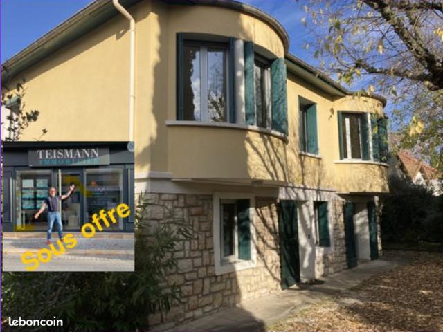 CHARLEVAL Maison T6, 110 m² en R+1, garage