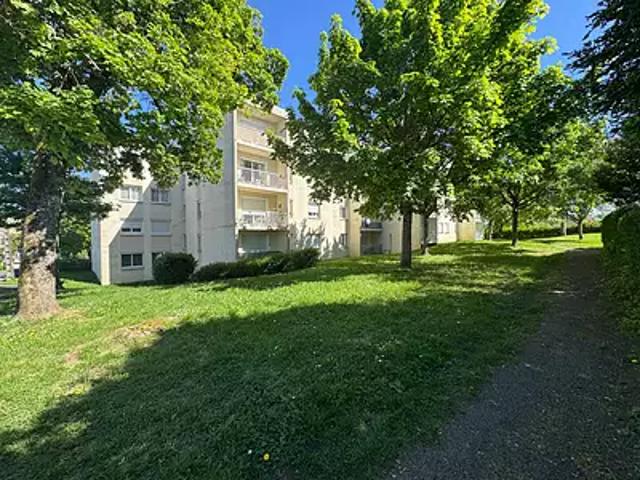 Charleville Mézières 08000 Achat / Vente appartement 4 pièces t4 au dernier étage cave