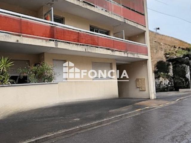 CHARLEVILLE MÉZIÈRES Appartement 1 P de 32m2 avec loggia, parking privé, cave