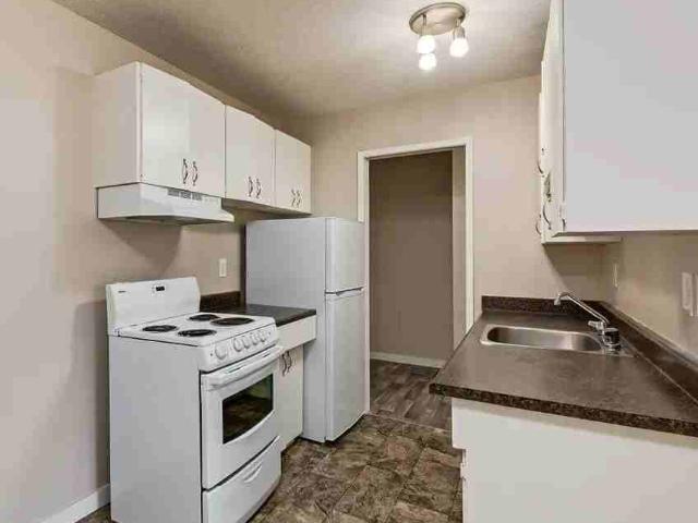 Charles Manor 2 Bedroom Apartment for Rent at 10829 113 St Nw, Edmonton, AB T5H 3J1 Queen Mary Park
