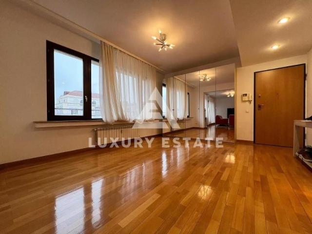 Charles de Gaulle inchiriere penthouse spatios 3 camere mobilat