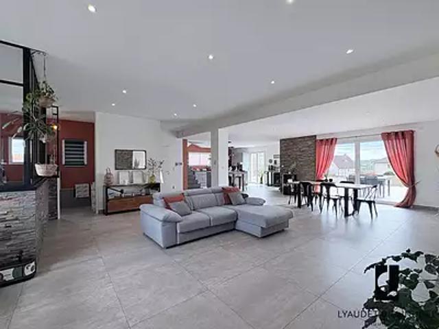 Charlieu 42190 Achat / Vente maison 7 pièces t7 terrasse cave