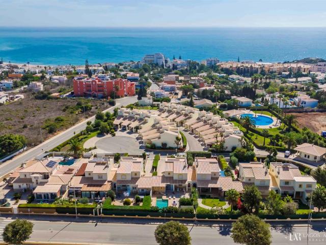 Charmosa moradia em banda T2 com Vista Mar na Praia da Luz. 131m² Praia da Luz