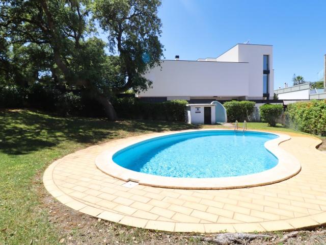 Charmosa Moradia Jardim Privativo e Piscina – a Poucos Minut. 173m² Albufeira e olhos de água