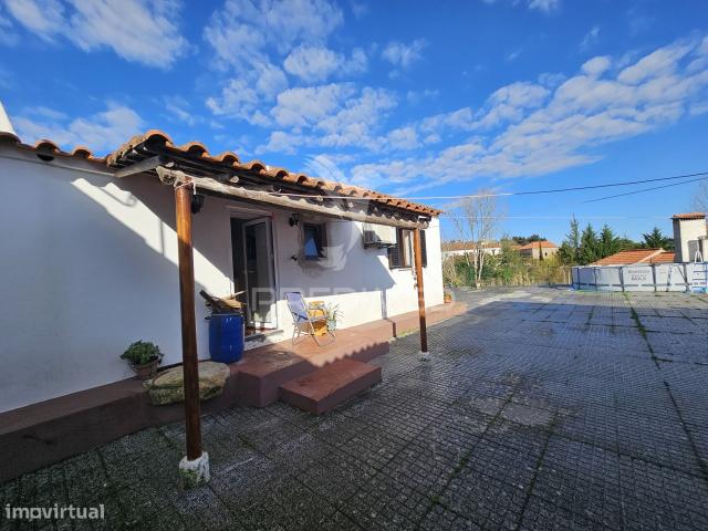 Charmosa moradia renovada
