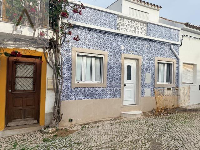 Charmosa Moradia Típica no Centro Histórico de Tavira Alga. 0m² Tavira Santiago
