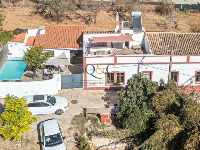 Charmosa propriedade com 3 quartos totalmente renovada em 20. 174m² Boliqueime