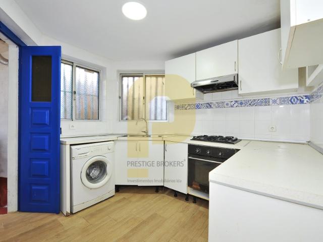 Charmoso Andar de Moradia T2 com Logradouro no Bairro do Alvito