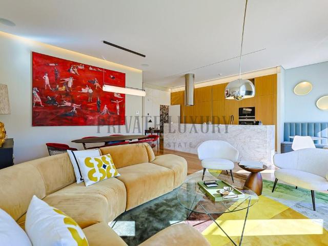 Charmoso Apartamento T3 com Vista Rio e Garagem 135m² Santa catarina