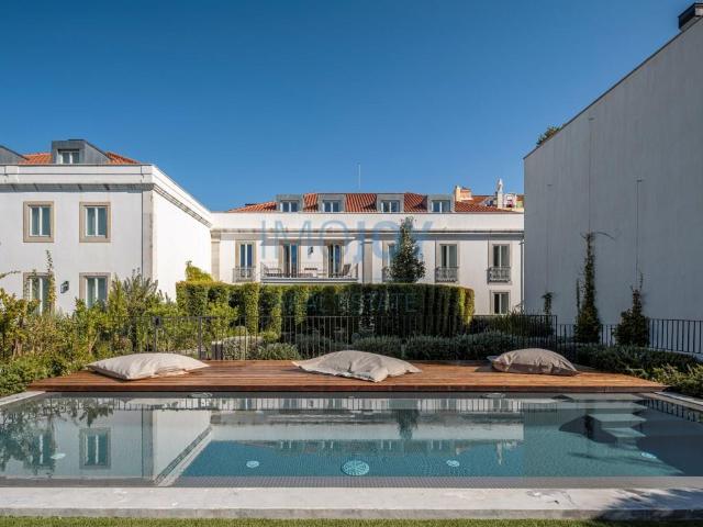 Charmoso Apartamento T3 no Restelo com Piscina e Jardim 0m² Belém