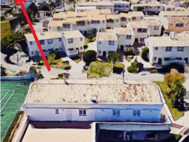 Charmoso Apartamento T1 Perto da Praia com Amplo Terraço Virado a Sul