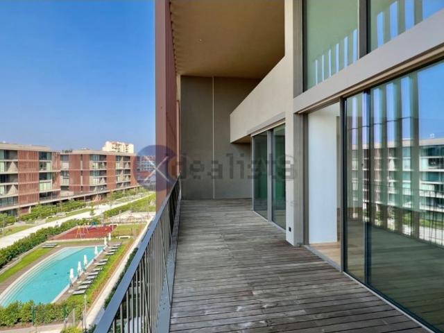 Charmoso apartamento T4 Duplex para arrendamento, num condomínio emblemático em Cascais, One Living
