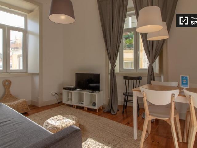Charmoso apartamento de 2 quartos para alugar em Bica