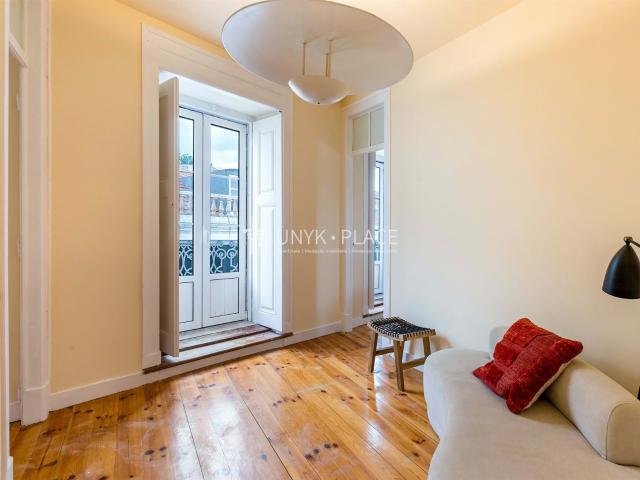 Charmoso Apartamento Duplex com Varanda em Alfama 77m² Santa Maria Maior