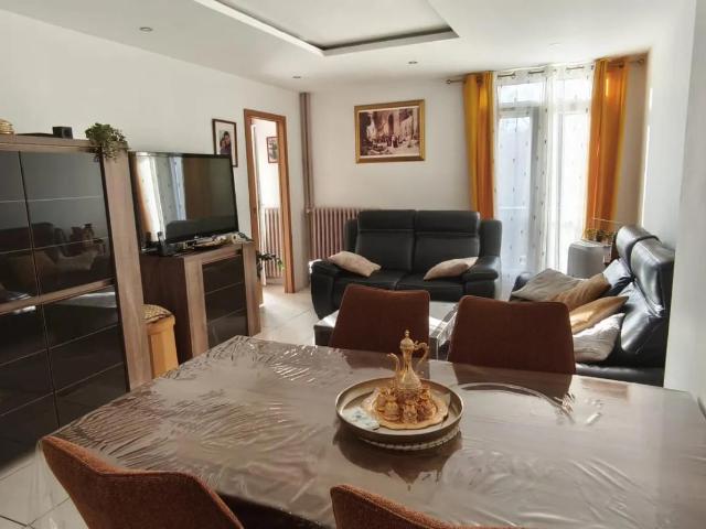 Charmant 4 pièces avec balcon et garage à Beauvais