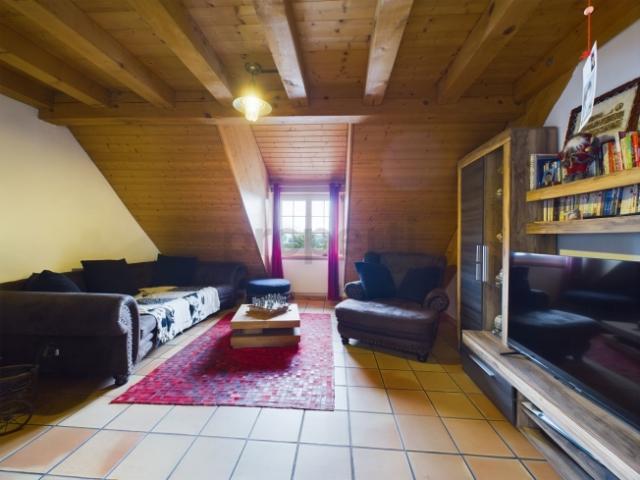Charmant 5.5 Zimmer Maisonette Wohnung in Trasadingen