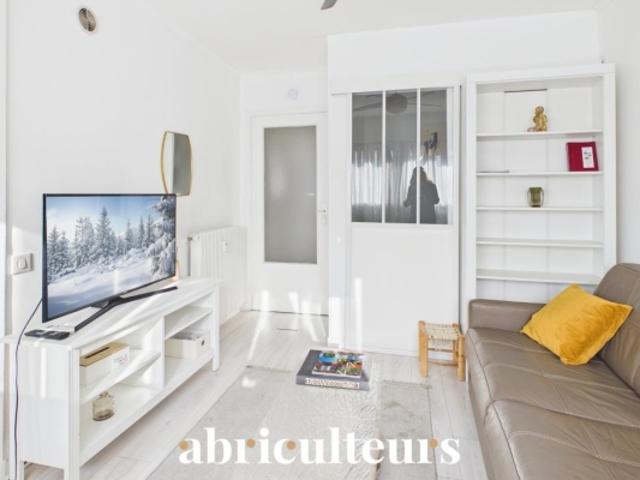 Charmant 2 pièces rénové de 27 m² 6ème étage avec ascenseur Cannes