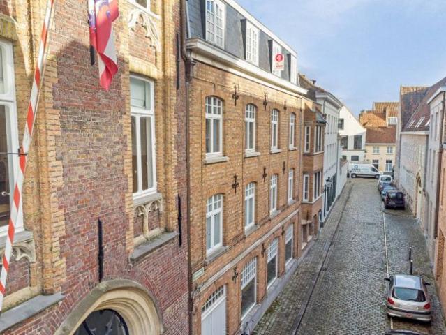 Charmant 2 slaapkamerpenthouse met uniek zicht in Brugge
