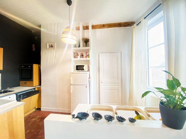 Charmant T2 67m² lumineux vue Saône