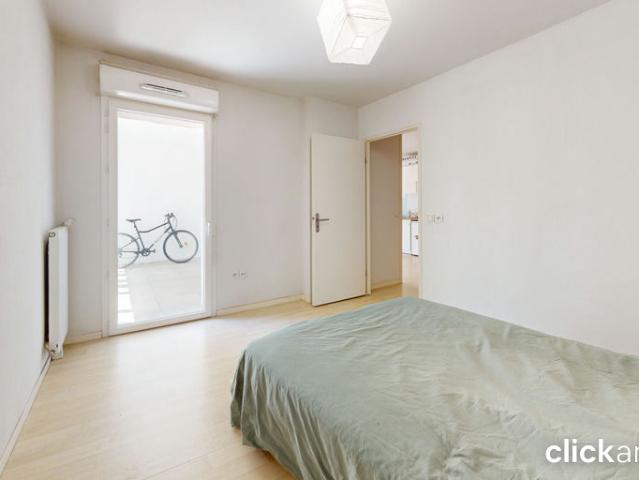 Charmant T2 avec Balcon et Parking – Résidence de Standing 2012 – Cenon