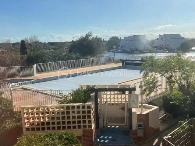 Charmant T2 avec loggia fermée – Vue piscine – Entre lac et mer